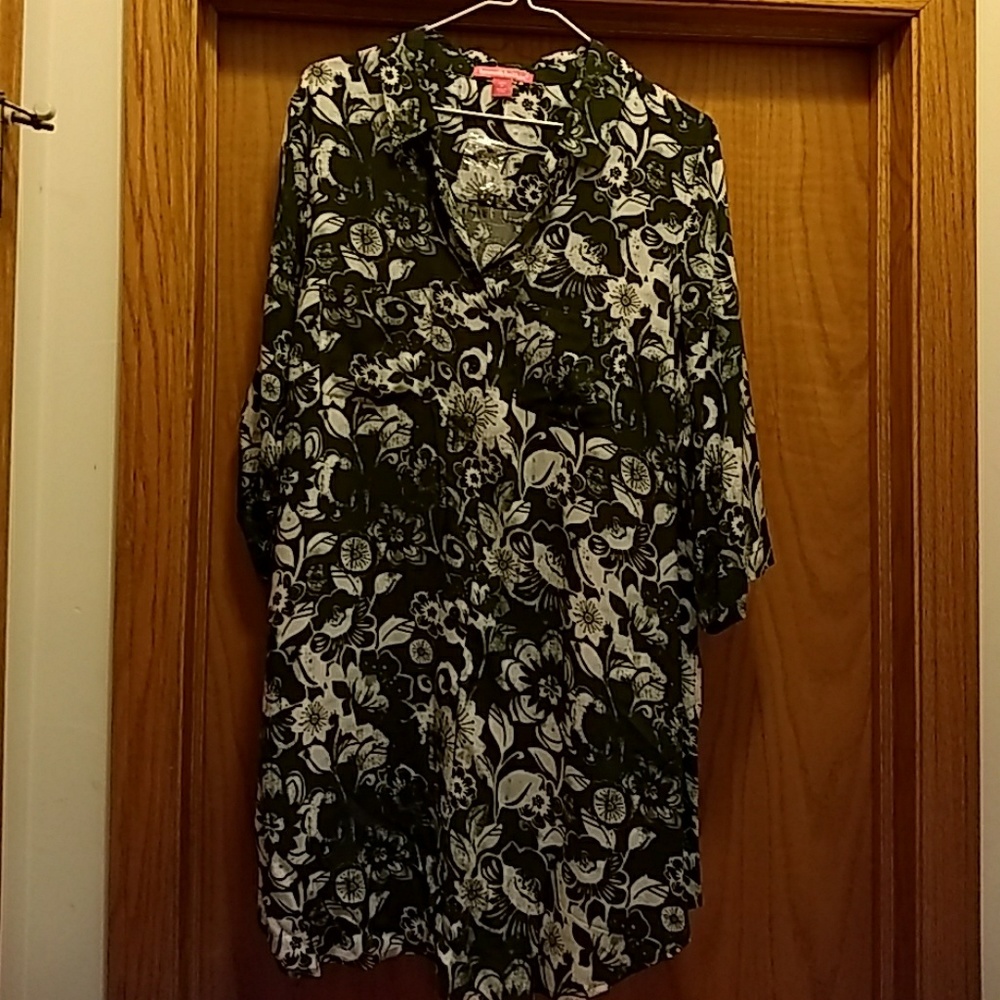 NWOT Woman Within Tunic Button-down Blouse